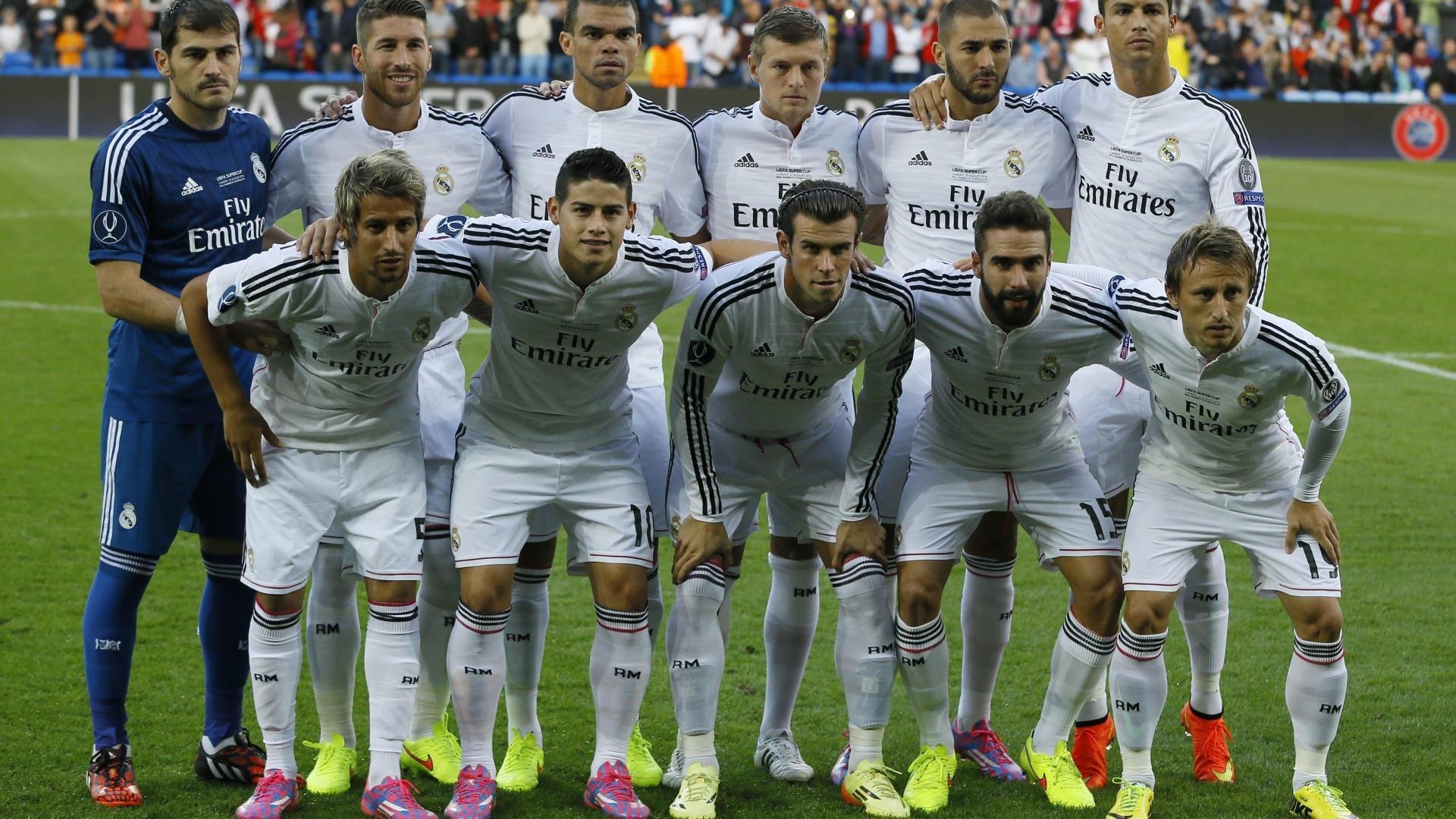 “意甲领头群逐鹿，争夺激烈平分秋色”，意甲争4